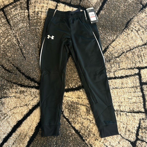 Under Armour Other - Brand new with tags boys Under Armor loose fit pants.